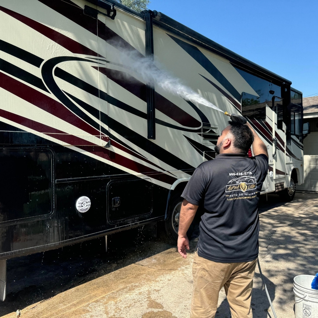 McAllen RV Wash and Detail